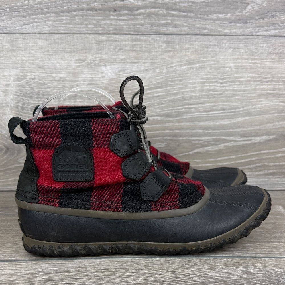 Sorel Out N’ About Women’s Sz 7.5 Felt Plus Buffalo Plaid Waterproof Lace Boots